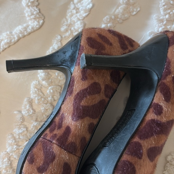 Leopard calf, skin heels by comfort plus size 8 - Picture 4 of 4